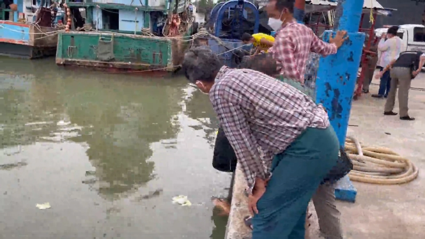 สลด! ลูกเรือวัย 67 ปี พลัดตกทะเลเสียชีวิต คาดโรคประจำตัวกำเริบ