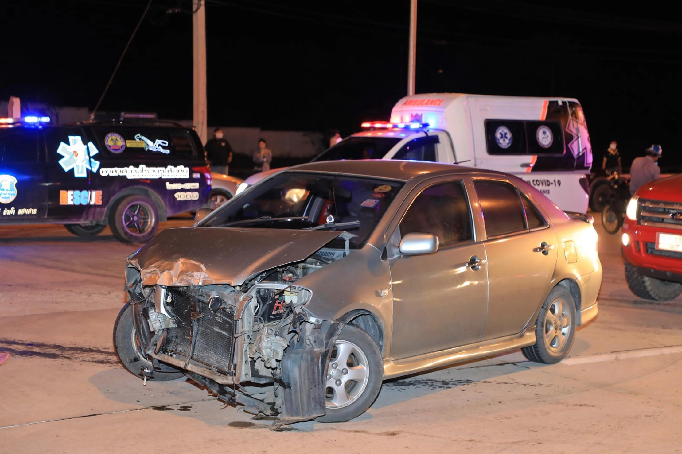 กระบะถูกชนคนงานกระเด็นตกรถตาย 2 สาหัส 1 วิดีโอคอลเศร้าแจ้งญาติร้องไห้ระงม