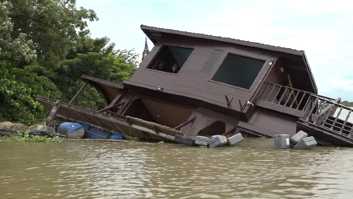 น้ำล้นตลิ่งท่วมชุมชนวัดสนามไชย กระทบโรงเรียน โบราณสถานเจดีย์สนามไชย