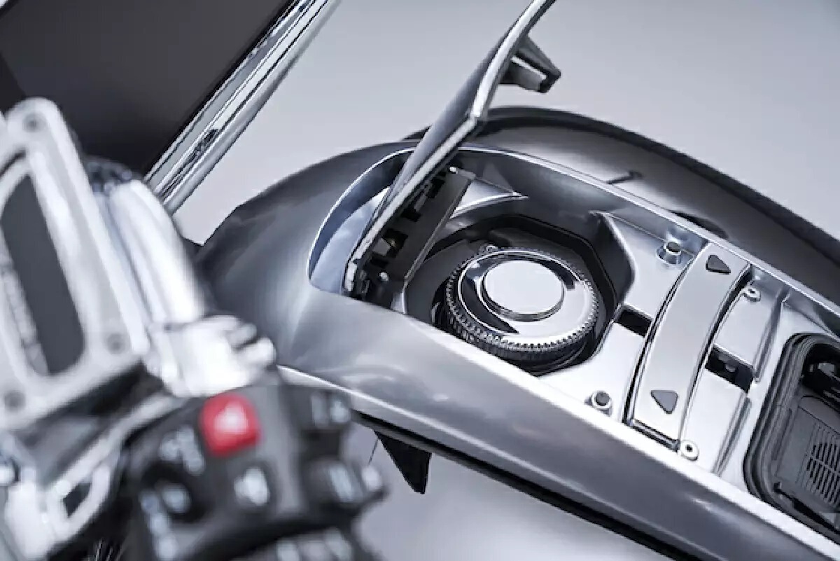 โดนใจสายทัวริ่ง BMW R 18 Transcontinental ราคา 1.64 ล้านบาท จัดให้เต็มคัน