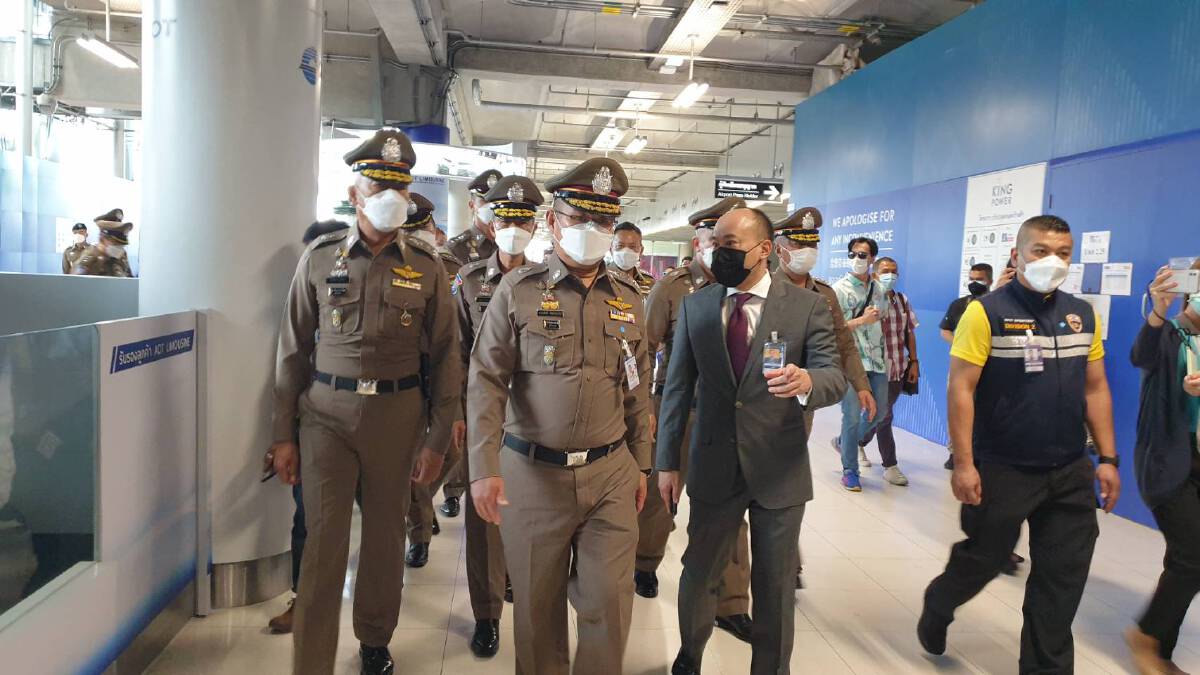 รองผบ.ตร.ยันเปิดประเทศวันแรก ไม่เกิดภาพโกลาหลแออัดสนามบินฯ