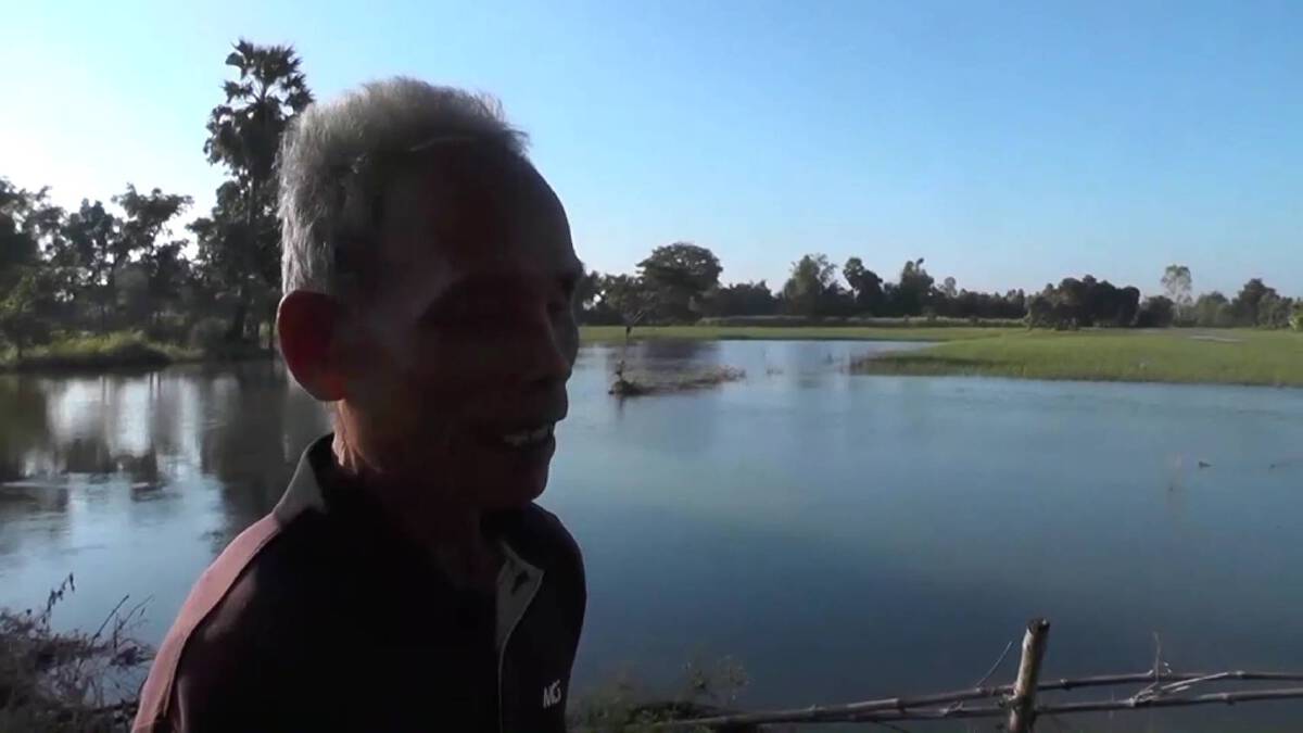 ขนกันจ้าละหวั่นน้ำท่วมโรงงานปลาร้าวิสาหกิจชุมชน