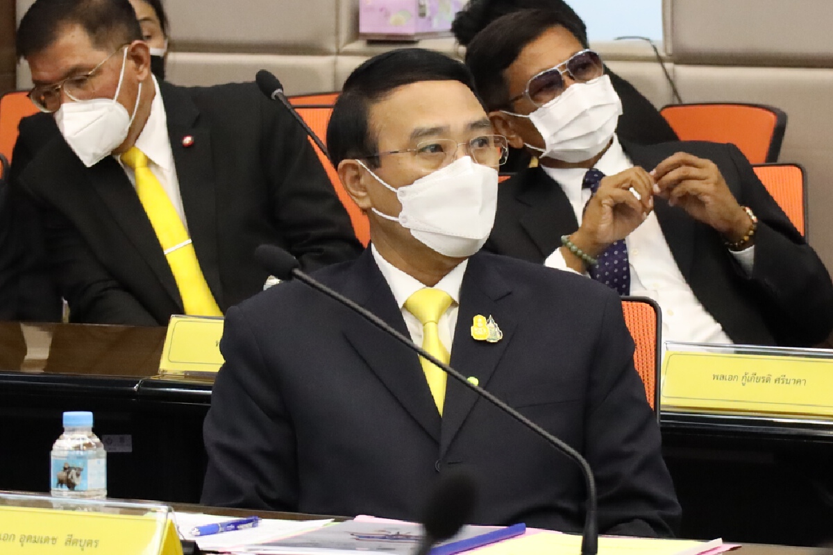 พล.อ.อุดมเดช สีตบุตร 