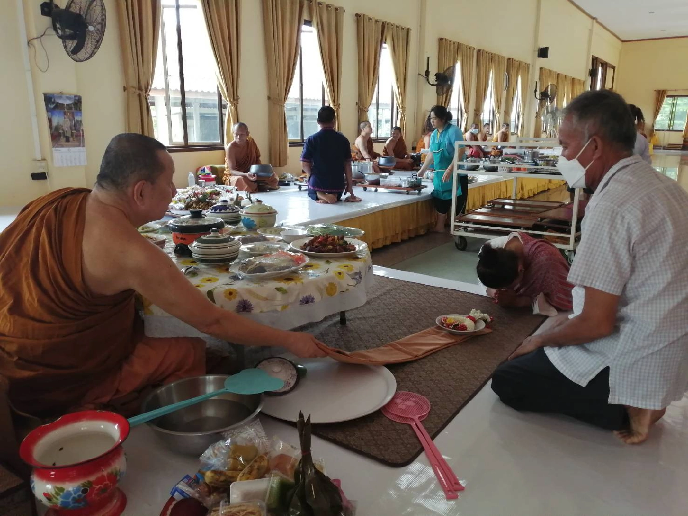 คนเมืองน้ำดำปูเสื่อรอฟังมส.-พศ.ชี้แจงปลดเจ้าคณะจังหวัดกาฬสินธุ์