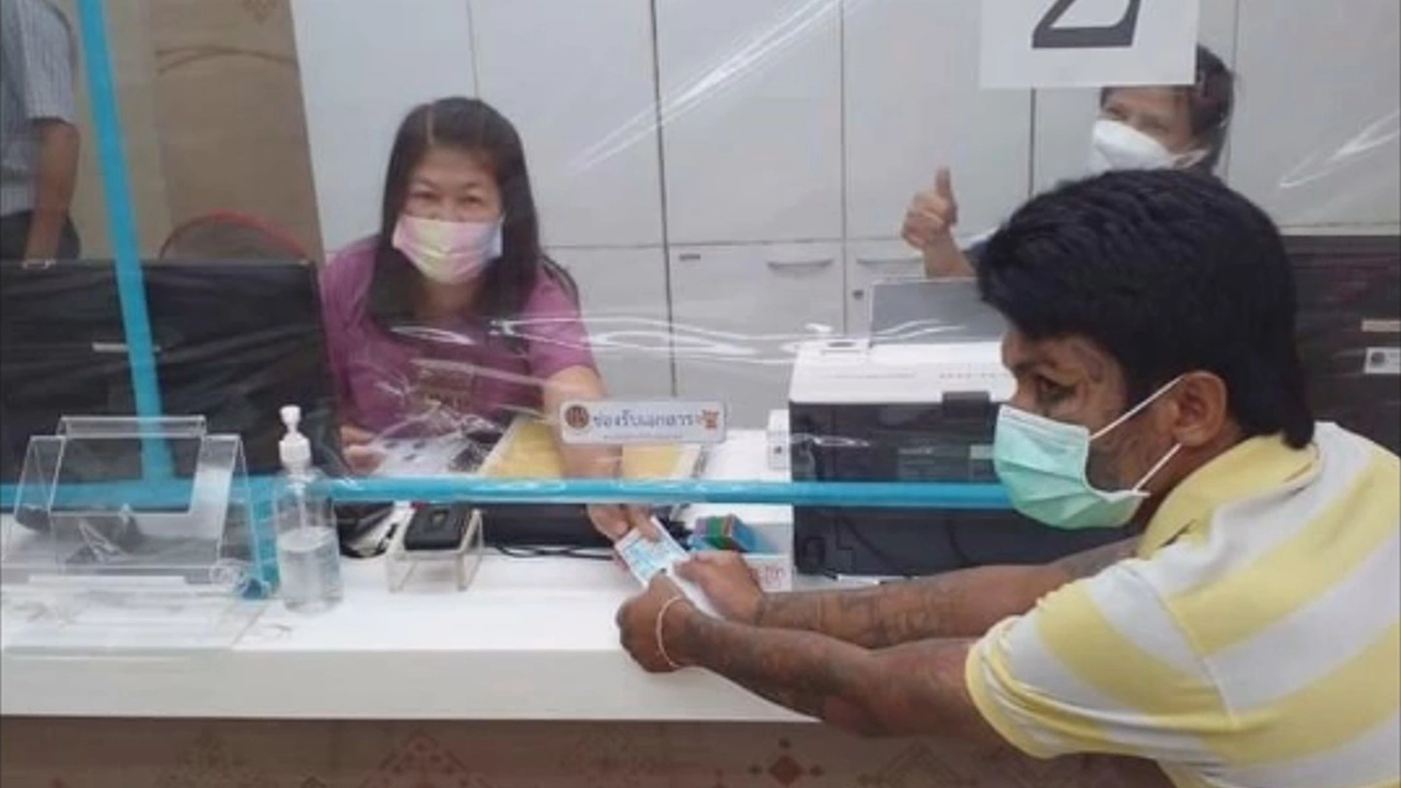 หนุ่ยหน้าลายลูกสมคิดพุ่มพวงดีใจมีบัตรประชาชนแล้ว