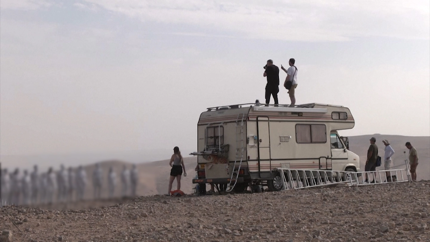 นู้ดกลางทะเลทรายของนักถ่ายภาพชื่อดัง