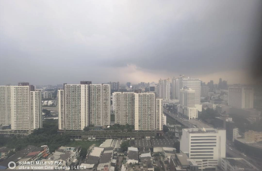 ฝนตกหนักแถวพระราม 9 (ภาพ @jamboree08)