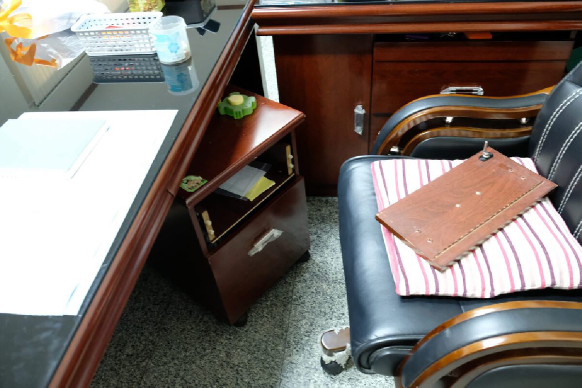 โจรแสบงัดร้านข้าวสารกวาดเงินกว่า3แสนบาทเหลือเงินไว้ให้ใช้5,000บาท