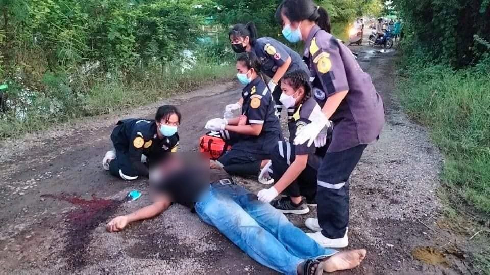 ล้อมจับตัวชายคลุ้มคลั่งกระทืบชาวอินเดียดับ 1 ศพ