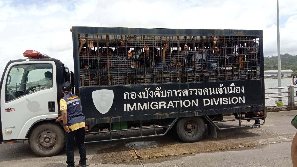 ตม.ระนองผลักดันต่างด้าวกลับเมียนมา 189 คน