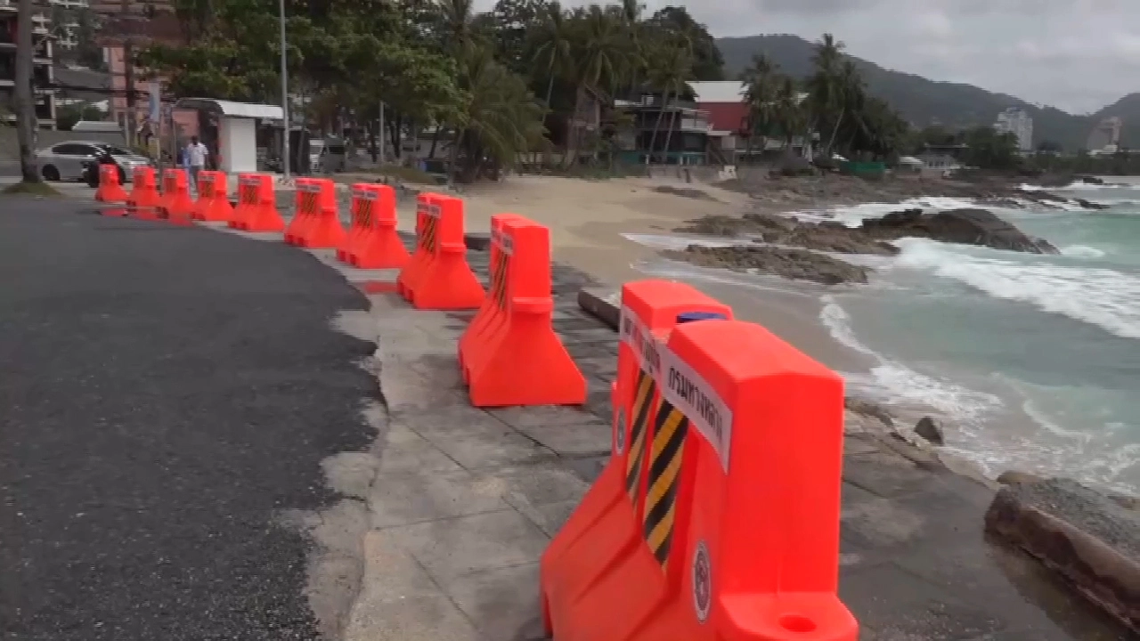 รถแหกโค้งตกทะเล เดือนเดียว 3 คัน ทางหลวงภูเก็ตเร่งจัดการ