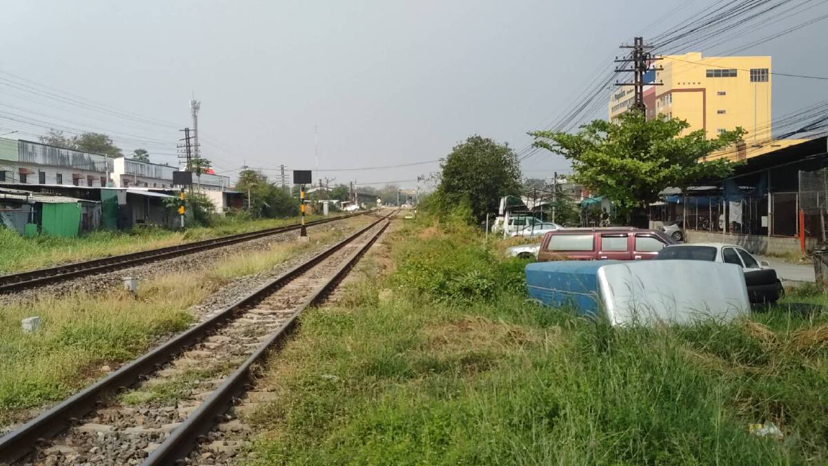 ชุมชนริมทางรถไฟเมืองย่าโมไม่เอาแฟลต