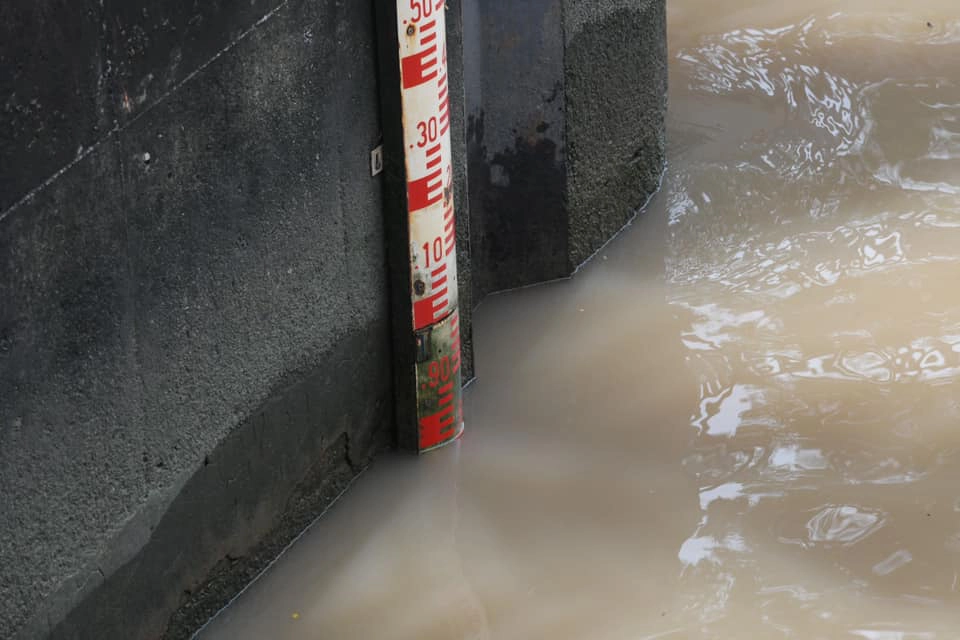 กทม. เตือน! 7-10 ต.ค. ระดับน้ำสูงขึ้น เฝ้าระวัง 239 ครัวเรือน ได้รับผลกระทบ