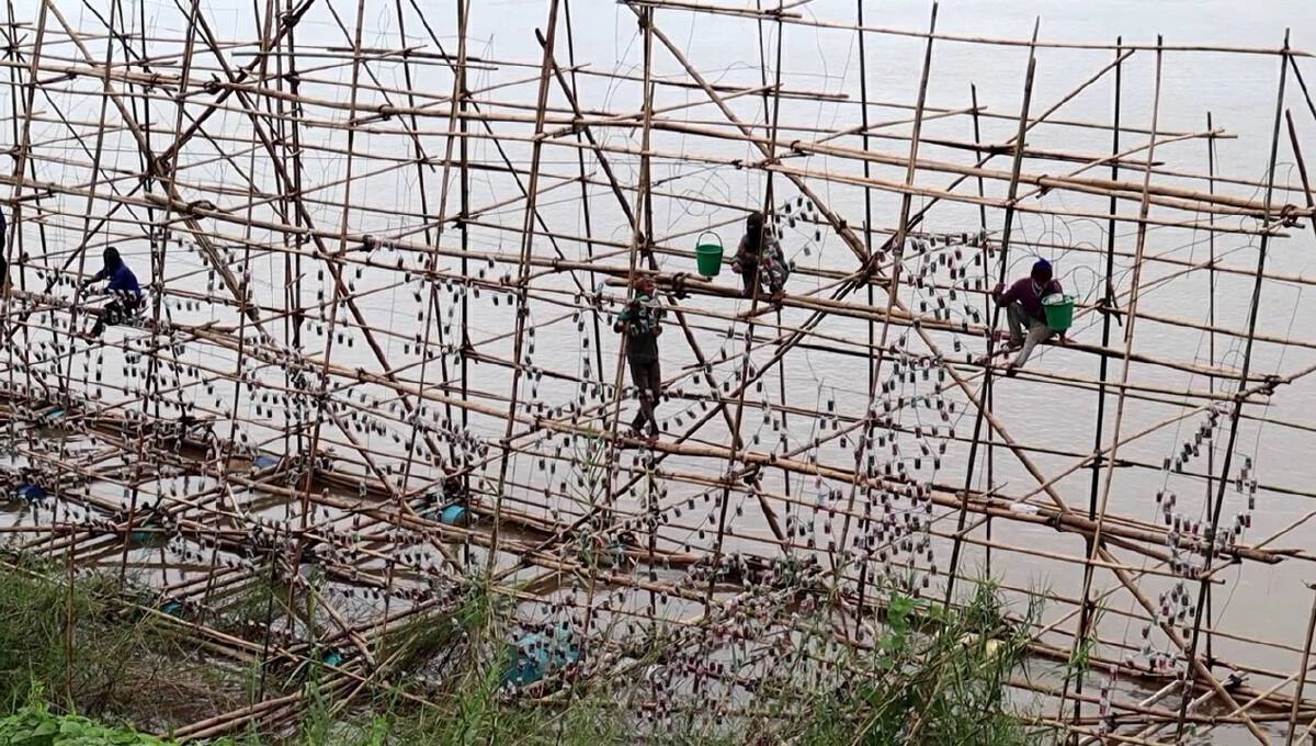 ประเพณีไหลเรือไฟ วิถีชาวอีสาน เปิดประวัติความเป็นมาและความสำคัญ