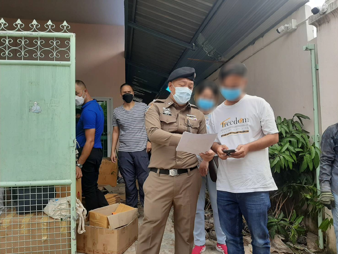 ตำรวจ ปคบ.- อย. จับ 2 ผัวเมีย ลอบขายยาปลุกเซ็กซ์ - ทอย ไร้มาตรฐาน