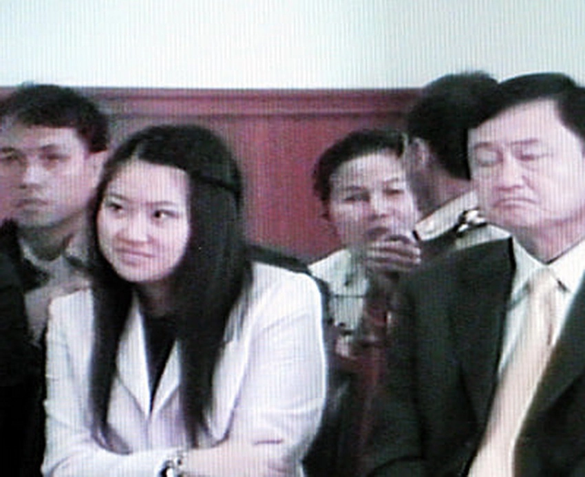 แชร์ว่อนภาพ "อุ๊งอิ๊ง" นั่งเบะปากต่อหน้าบัลลังก์ศาล คดีตระกูลชินฯโกง