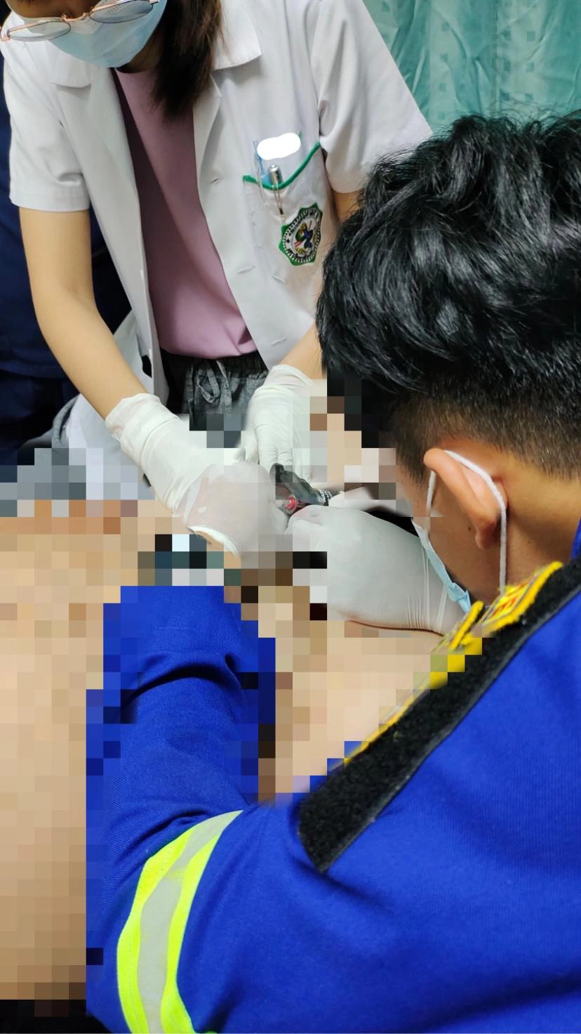 ผงะ! หนุ่มเมืองกาญจนบุรี ทำฝาเปิดขวดติดอวัยวะเพศ