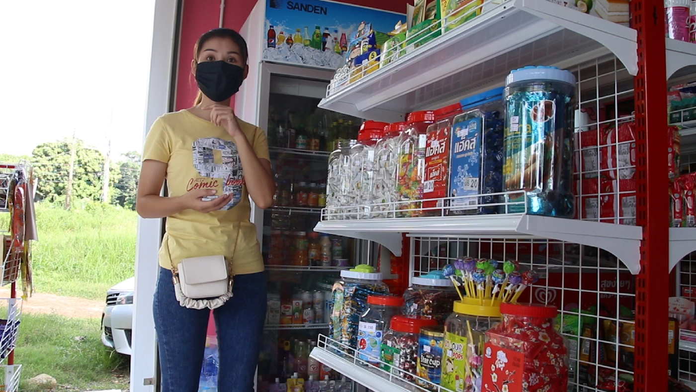 แม่ค้าแจ้งความจับเซลล์หลอกขายลูกอมแพงเกินจริง