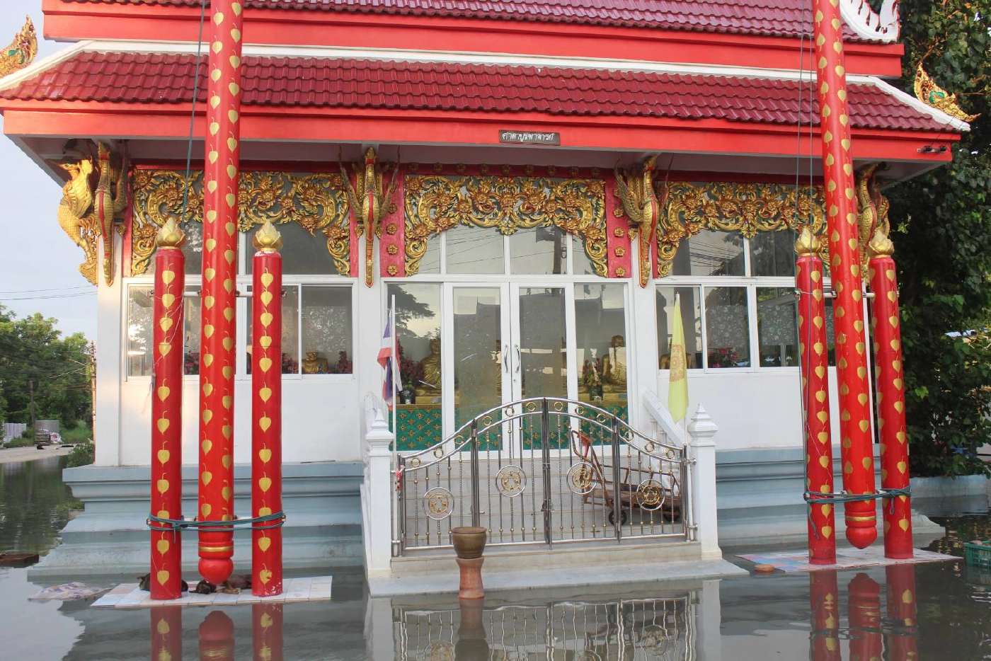 ระดับน้ำยังทรงตัวชาวชุมชนวัดโคกหวั่นกลัวน้ำเท่าปี 54