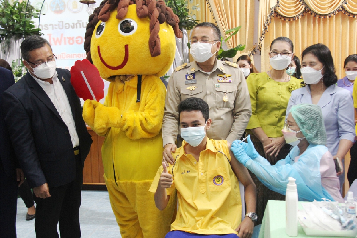 สุราษฎร์เปิดโรงเรียนตามความพร้อม คาดตุลาคมนี้ฉีดวัคซีนเกินเป้า