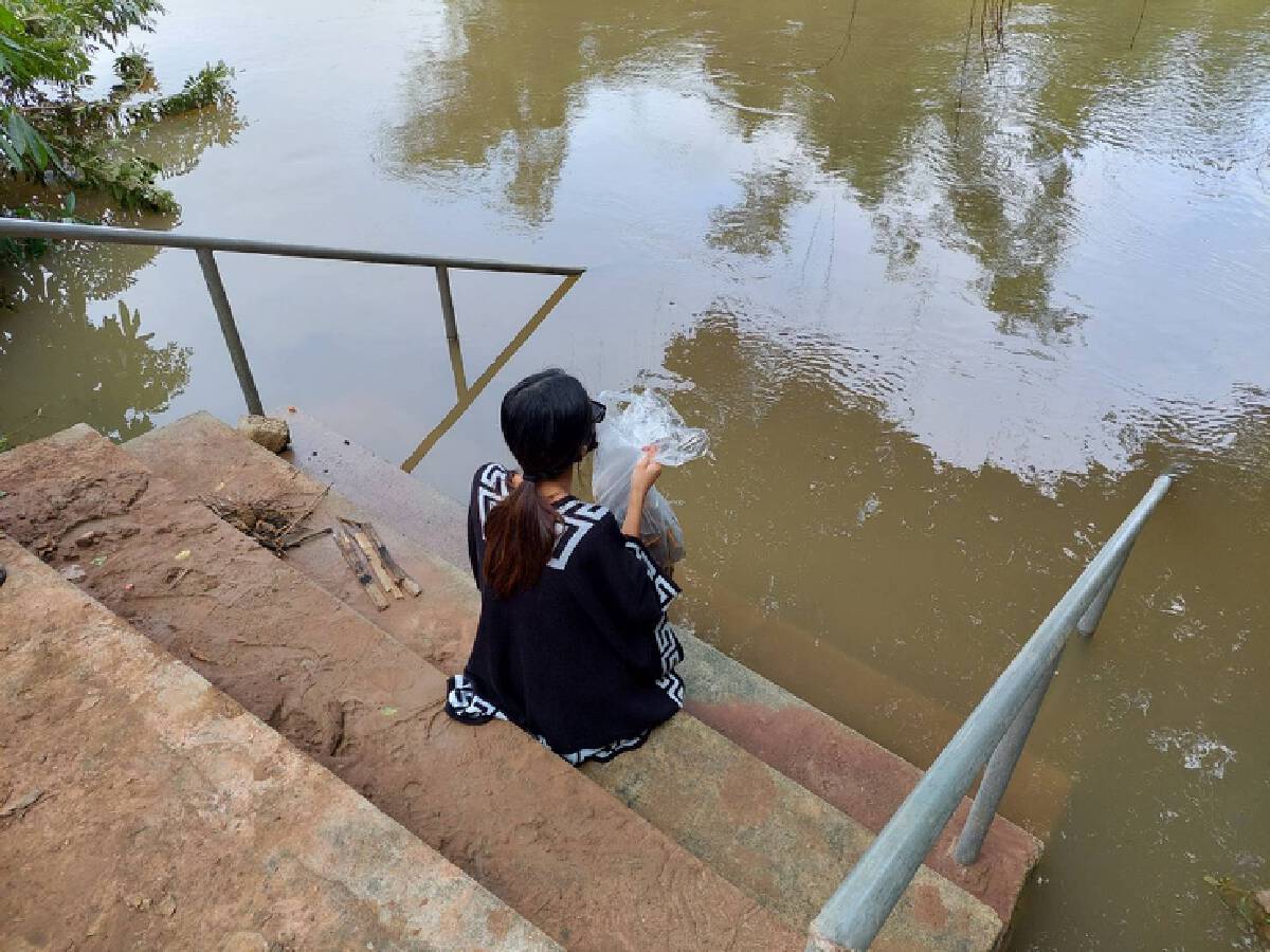 ตกใจสุดขีด! สาวอุดรฯ ปล่อยปลาที่โคราช พบคนจมน้ำในลำตะคอง