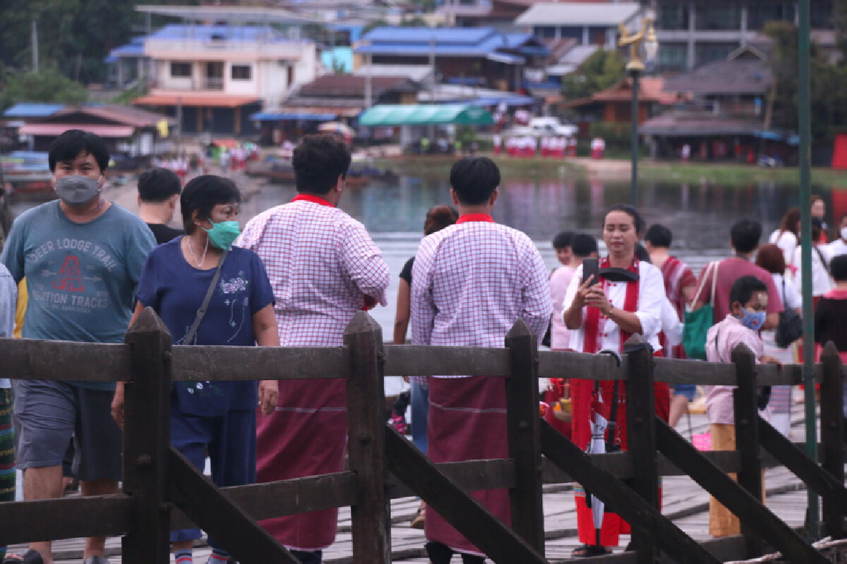 หยุดยาวสะพานมอญ อ.สังขละบุรี กลับมาคึกคักอีกครั้ง