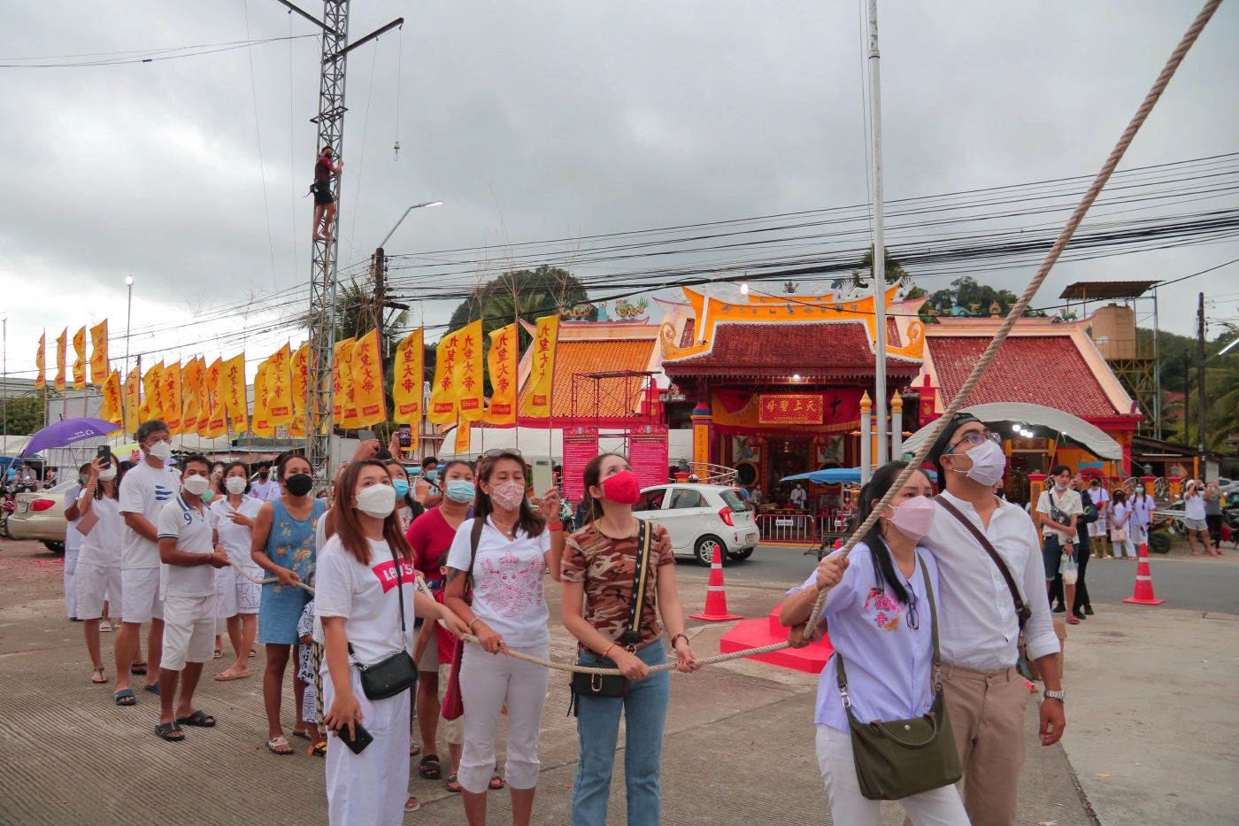 เสาโกเต้งสูงที่สุดในโลก สืบสานประเพณีถือศีลกินผัก