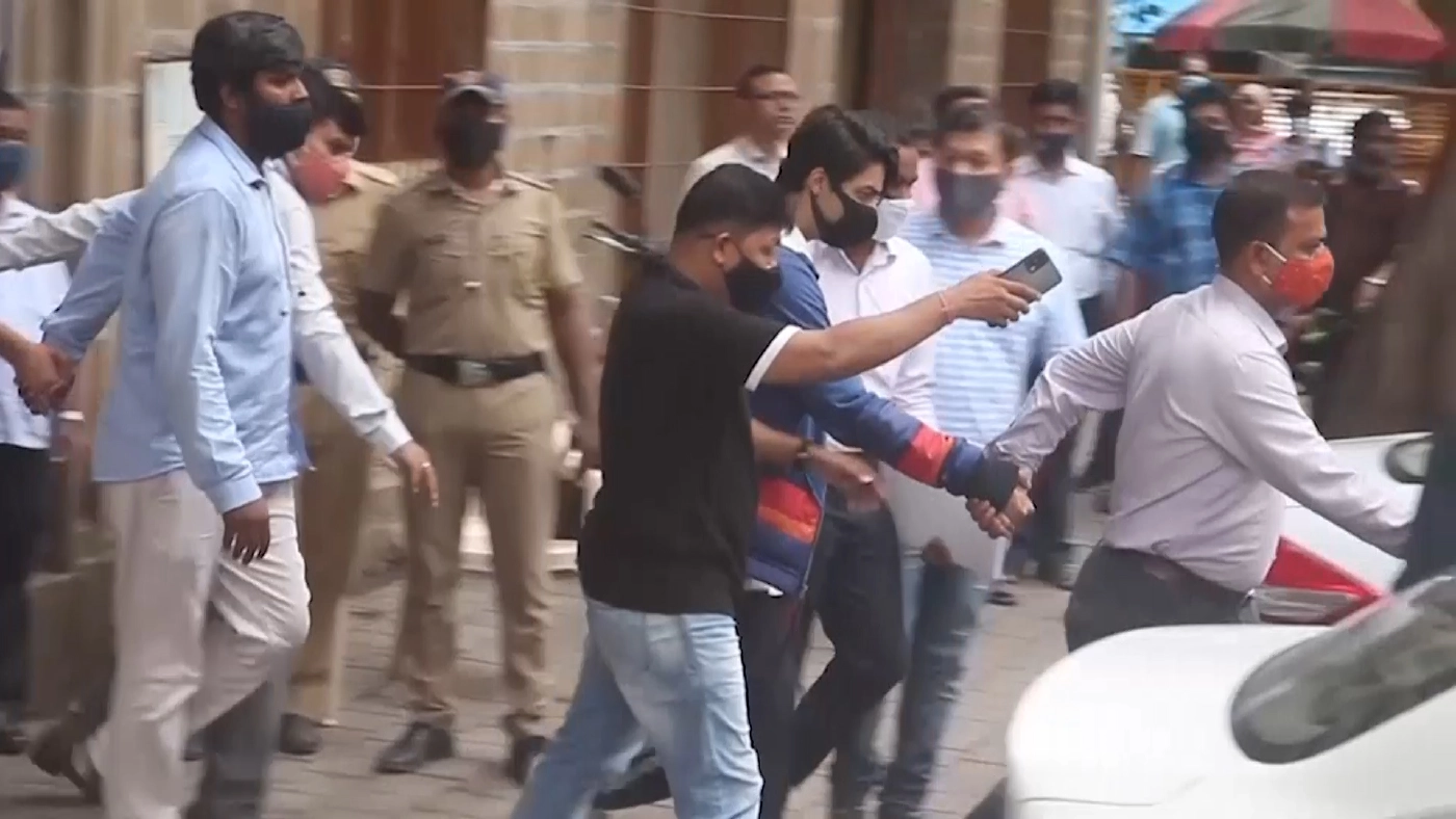 ลูกชายพระเอกอินเดีย ชาห์ รุกห์ ข่าน อดประกันตัวคดียาเสพติด