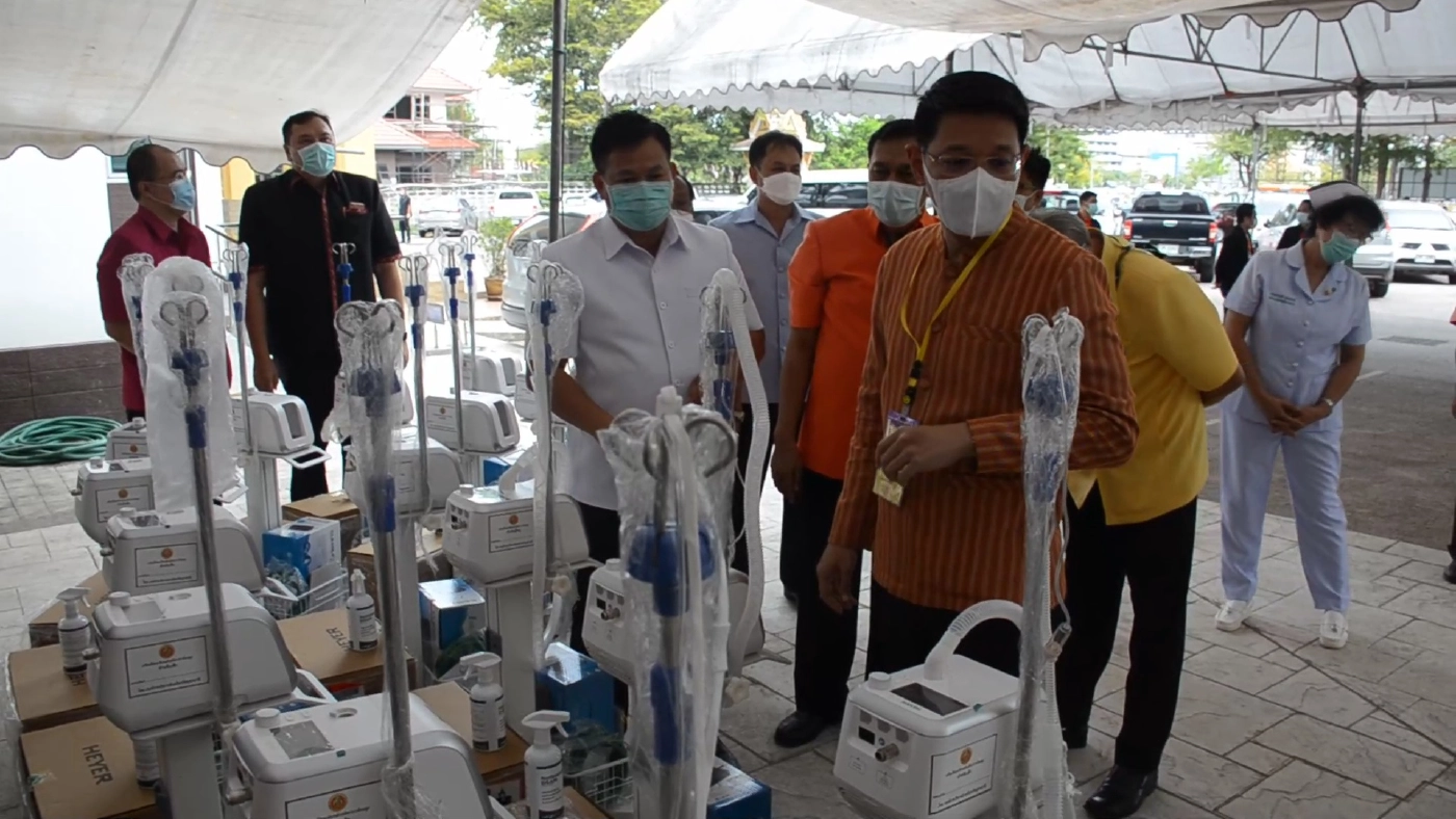อบจ.มอบเครื่องออกซิเจนไฮโฟร์ให้รพ.สู้โควิดมูลค่า25ล้านบาท