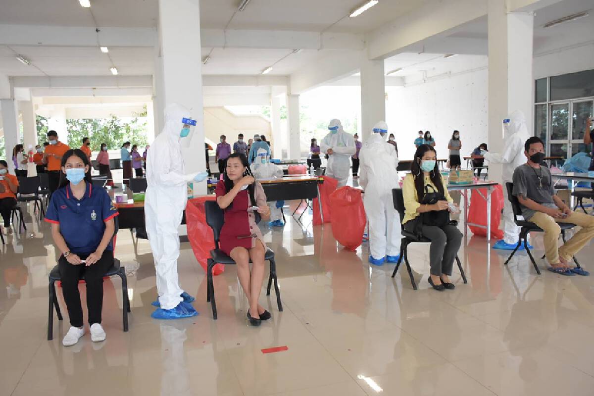 บุรีรัมย์สั่งสวอปทั้งศาลากลางกว่า 600 คนหลังมีจนท.คลังติดโควิด 3 คน