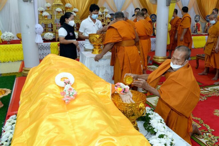 ศิษยานุศิษย์เศร้า "หลวงพ่อฉลวย" พระนักพัฒนาชื่อดังมรณภาพ 