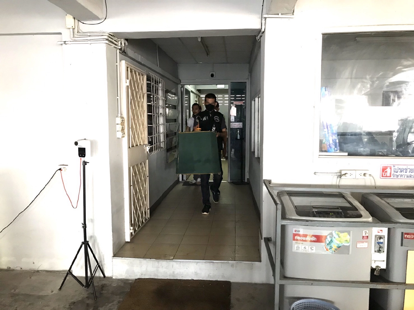 จับพ่อค้า“นก”ขายออนไลน์ เปิดห้องเลี้ยงกลางกรุง