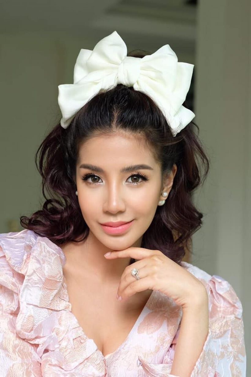 เกิดอะไรขึ้น! “ใบเตย อาร์สยาม” โพสต์แปลก“ท่องไว้อดทน เสียใจ อยากตาย”