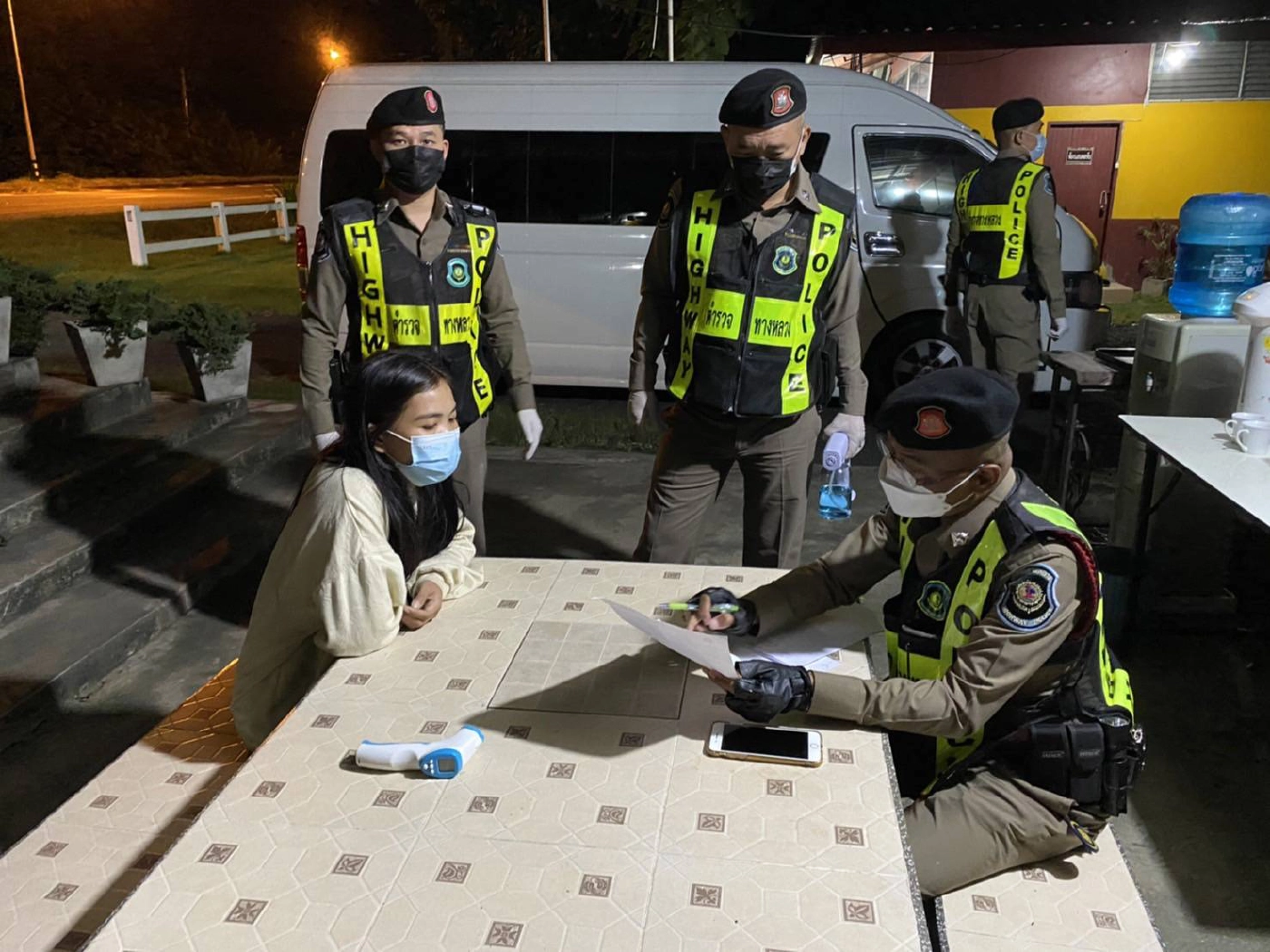 จับกุมชาวลาว 16 คนลักลอบเข้าประเทศเผยจ่ายคนละ2,000