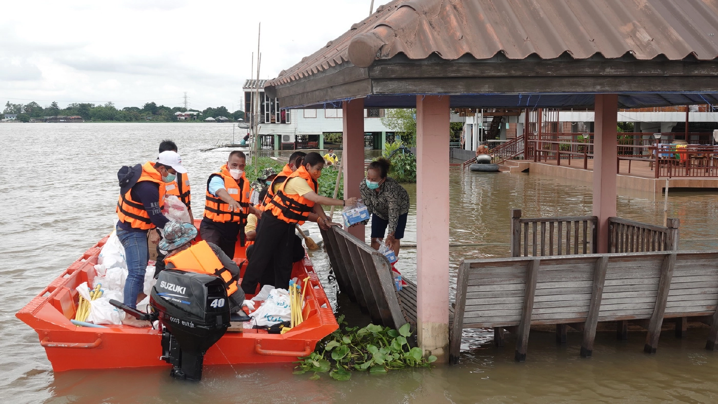 บิ๊กแจ๊สมอบหมายลูกสาวตรวจดูสถานการณ์น้ำเตรียมแผนเยียวยาหลังน้ำลด