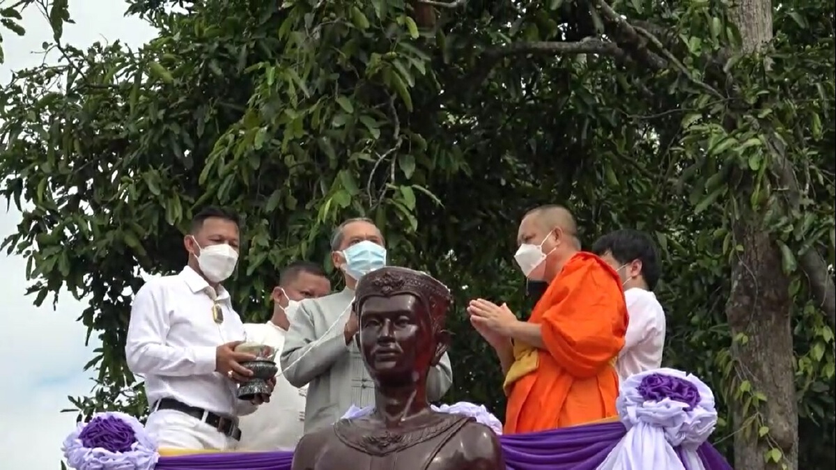 วัดพระธาตุแช่แห้งทำพิธี-บรรจุหัวใจอนุสาวรีย์เจ้าผู้ครองนครน่านองค์ที่ 6