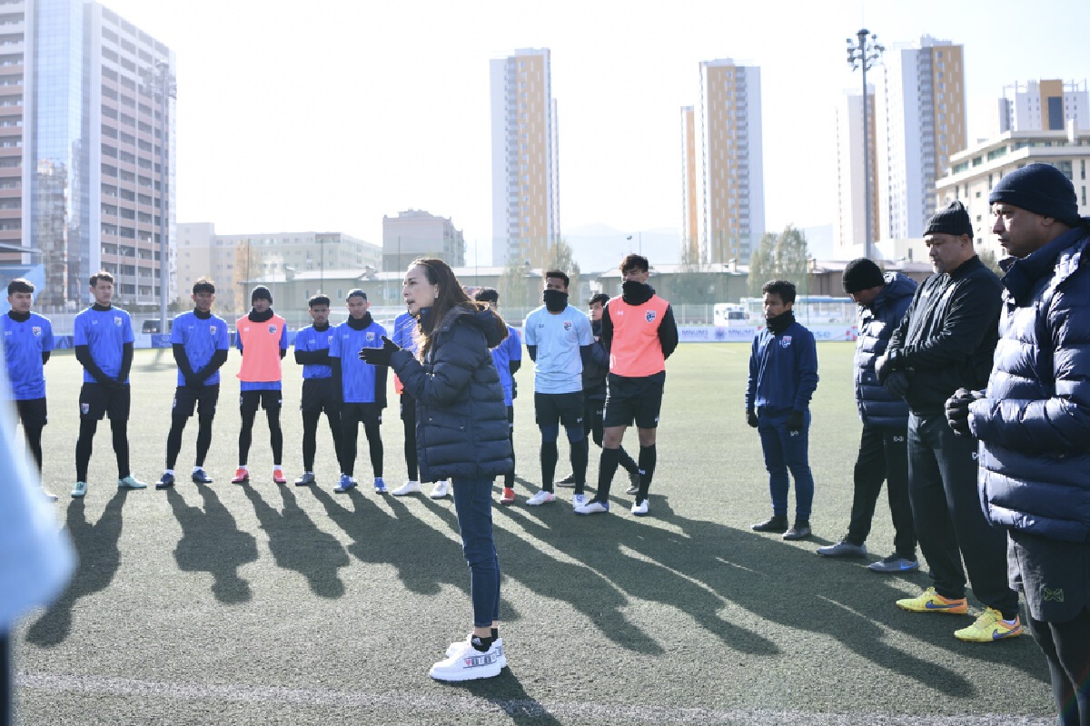 ช้างศึก U23 ได้ "โอเว่น ชาร์ลี" ร่วมซ้อมครั้งแรกก่อนเจอมองโกเลีย
