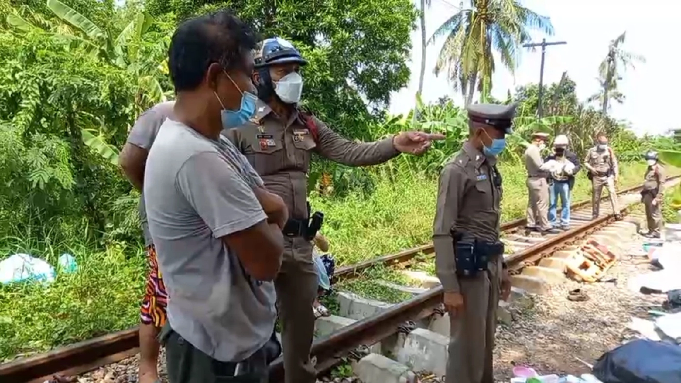 ร่างชายวัย 47 ปีดับริมทางรถไฟ ย่านเอกชัย