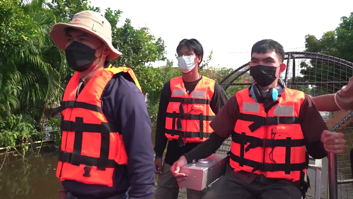 เจ๋ง! นักศึกษา ม.ราชมงคลฯขอนแก่น สร้างเรือพลังลมช่วยน้ำท่วม