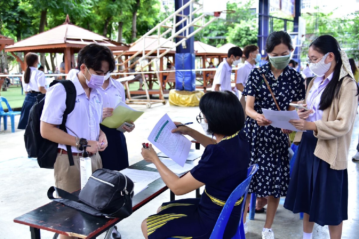ระดมฉีดวัคซีนไฟเซอร์ให้กลุ่มนักเรียนม.ต้น สมัครใจฉีด 54,526 คน 