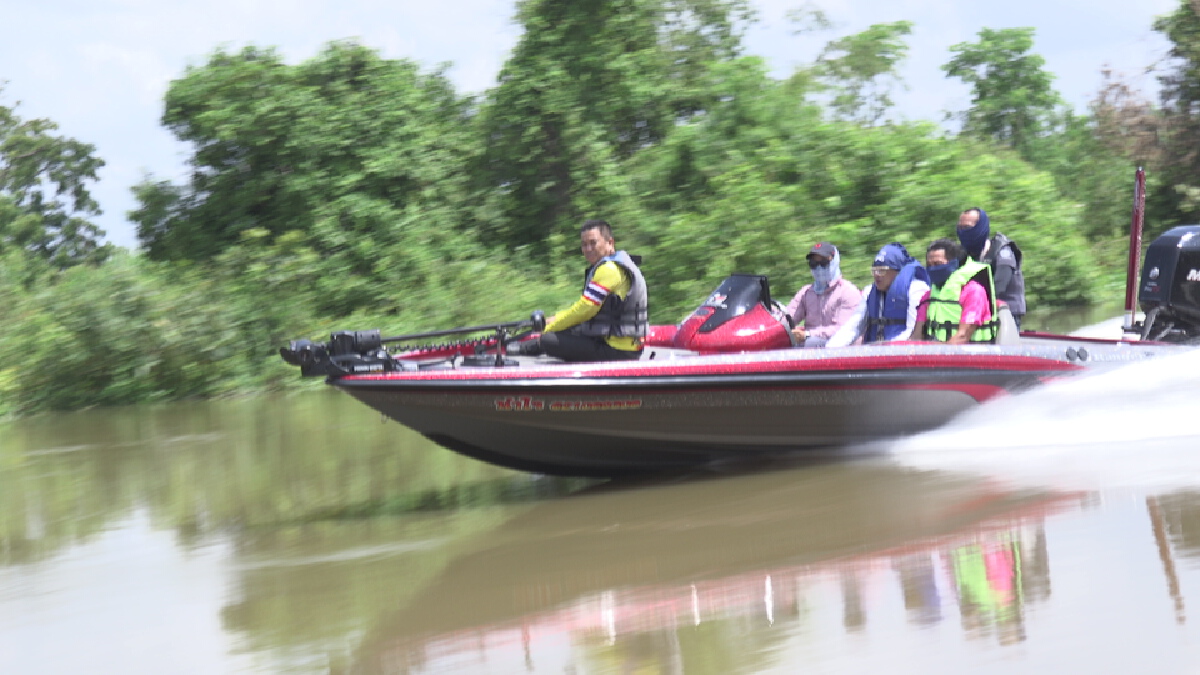 “ล่องเรือ”ตรวจสภาพแม่น้ำยม-หวั่นกระทบเขตศก.