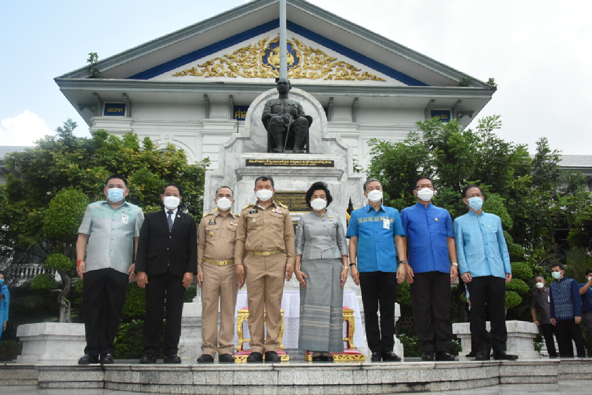 “ปลัดมท.”เข้าสักการะสิ่งศักดิ์สิทธิ์ประจำกระทรวงพร้อมเริ่มงานวันแรก