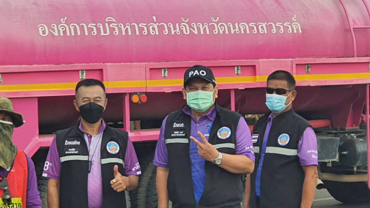 อบจ.นครสวรรค์ นำกำลังกองช่าง ฝ่ายบรรเทาฯ พร้อมรถน้ำ ลุย Big Cleaning Day