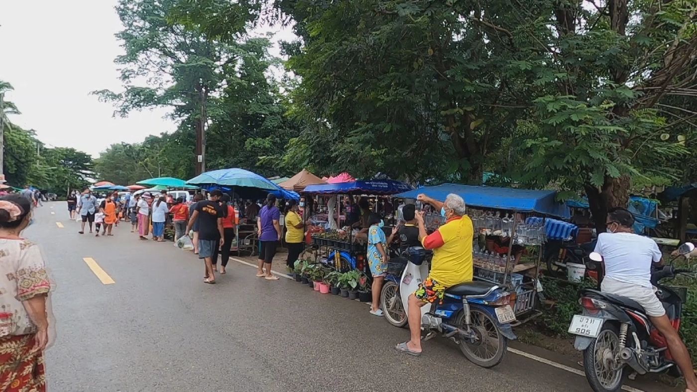 ขับรถสามล้อพ่วงขายปลาสวยงาม สร้างรายได้ต่อวันไม่ต่ำกว่าพันบาท