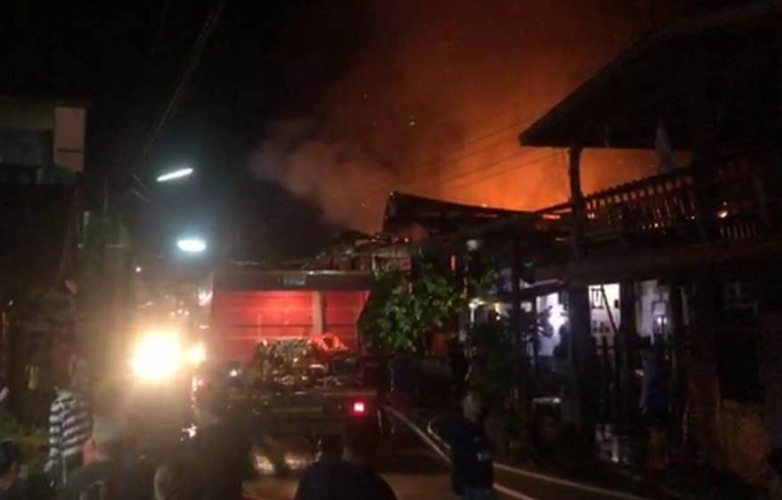 ไฟไหม้โฮมสเตย์เชียงคานบ้านไม้2ชั้นวอดทั้งหลัง