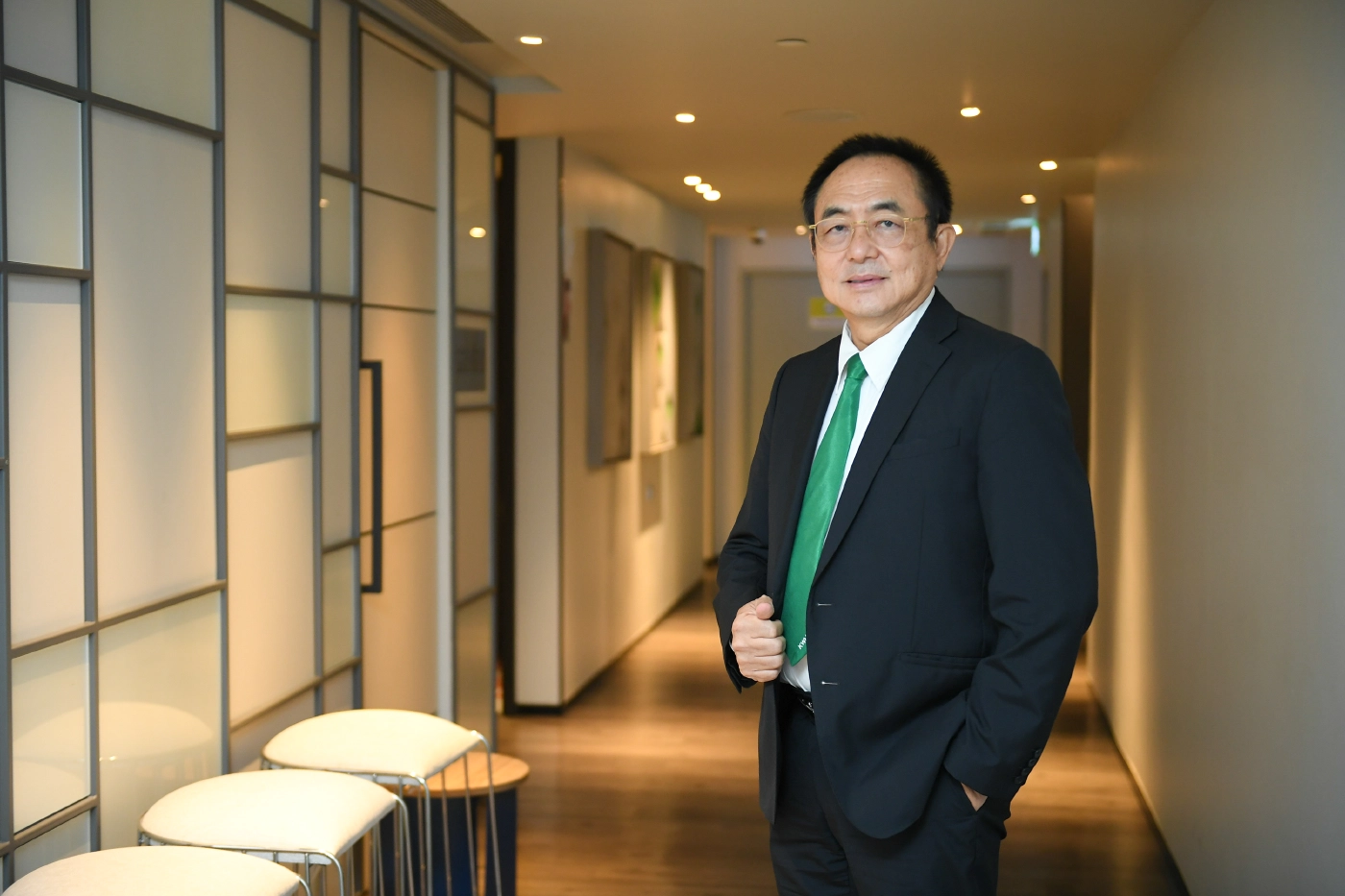 นายเอกพันธ์ วนโกสุม