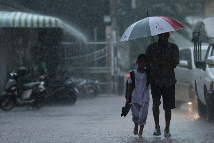 อุตุฯ เตือนทั่วไทยระวังฝนถล่มหนัก กทม.มีฝนร้อยละ 80 ของพื้นที่