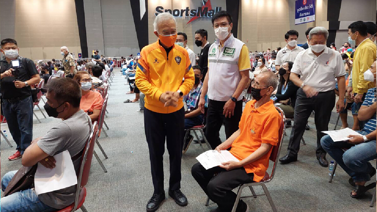 เทศบาลนครจับมือสุวัจน์เดินหน้าโครงการจัดหาวัคซีนให้ประชาชน