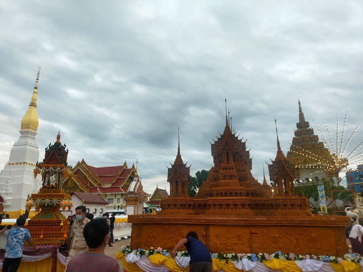 เริ่มแล้วงานประเพณีปราสาทผึ้งจัดเล็กมินิป้องกันโควิด