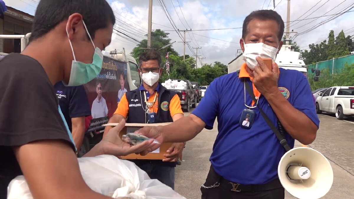 นายกแจ๊สร่วมกับส.ส.เพื่อไทย ขอบคุณผู้ว่าอัศวินเปิดประตูระบาย